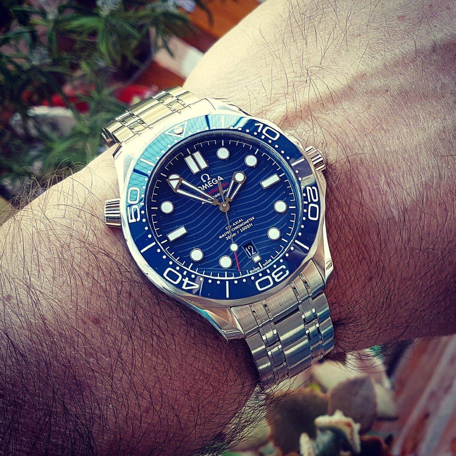 Ω Seamaster Professional Diver 300M Co-Axial Master Chronometer 42mm Blue (1).jpg