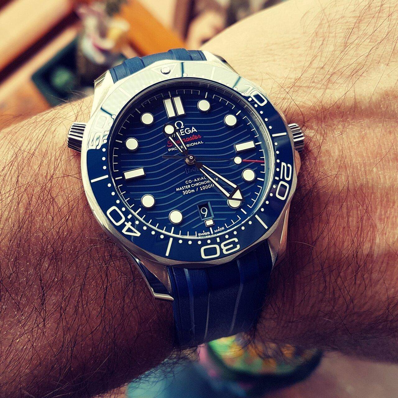 Ω Seamaster Professional Diver 300M Co-Axial Master Chronometer 42mm Cal. 8800 Blue (1).jpg