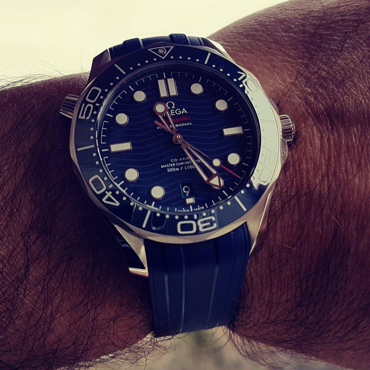 Ω Seamaster Professional Diver 300M Co-Axial Master Chronometer 42mm Cal. 8800 Blue (2).jpg