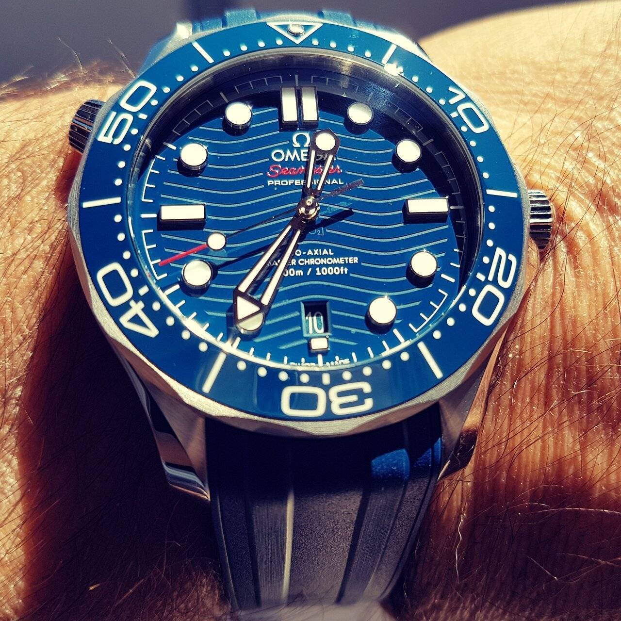 Ω Seamaster Professional Diver 300M Co-Axial Master Chronometer 42mm Cal. 8800 Blue (2).jpg