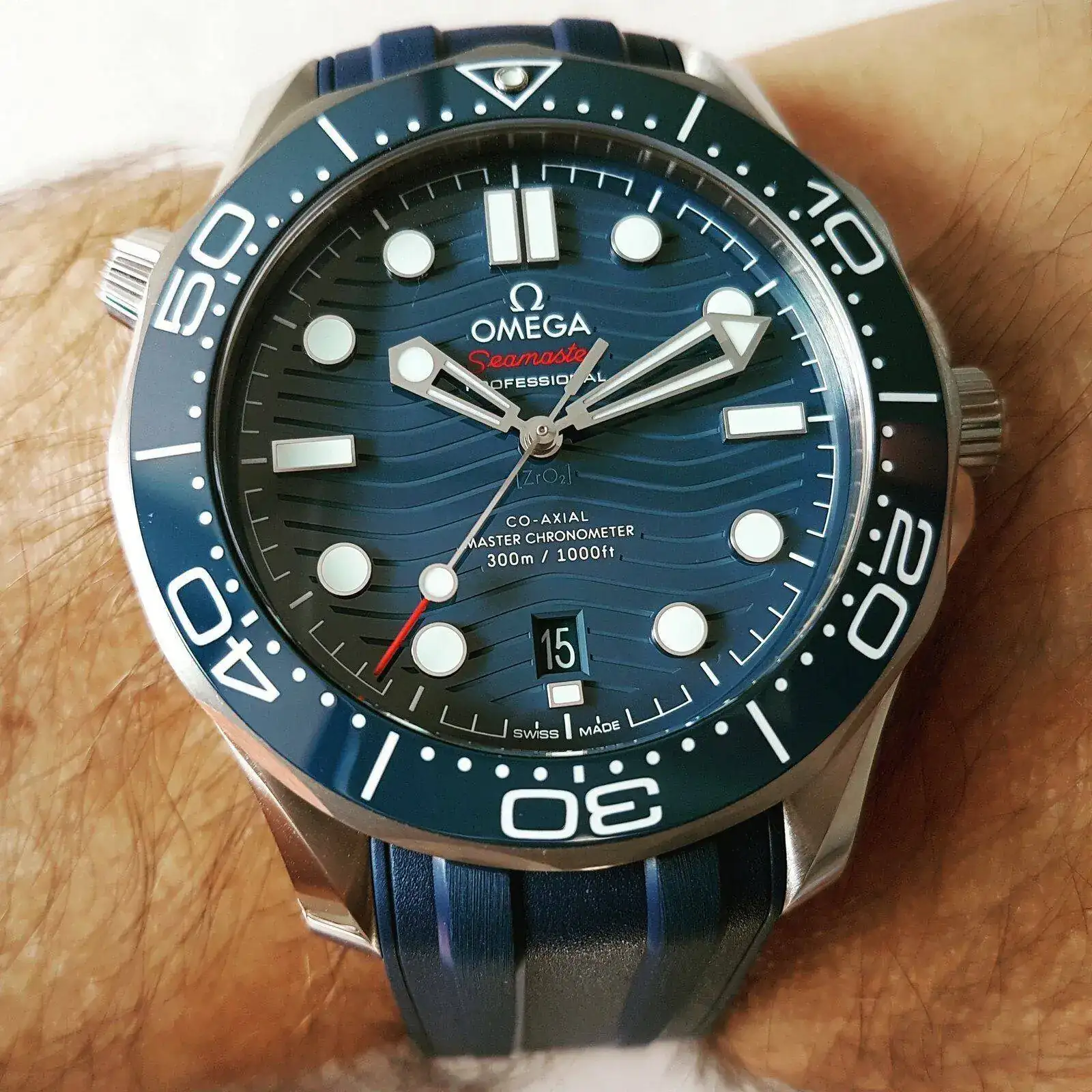Ω Seamaster Professional Diver 300M Co-Axial Master Chronometer 42mm Cal. 8800 Blue  (2).webp