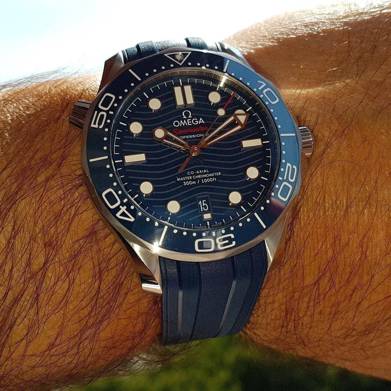 Ω Seamaster Professional Diver 300M Co-Axial Master Chronometer 42mm Cal. 8800 Blue (2).webp