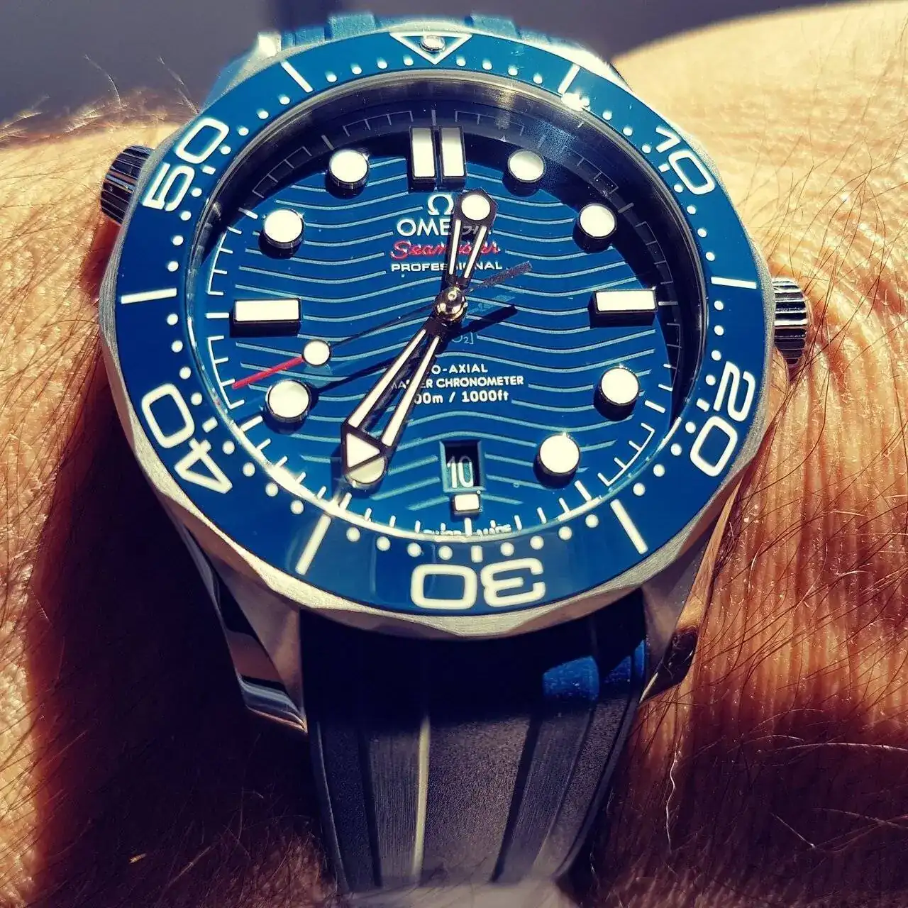 Ω Seamaster Professional Diver 300M Co-Axial Master Chronometer 42mm Cal. 8800 Blue (2).webp