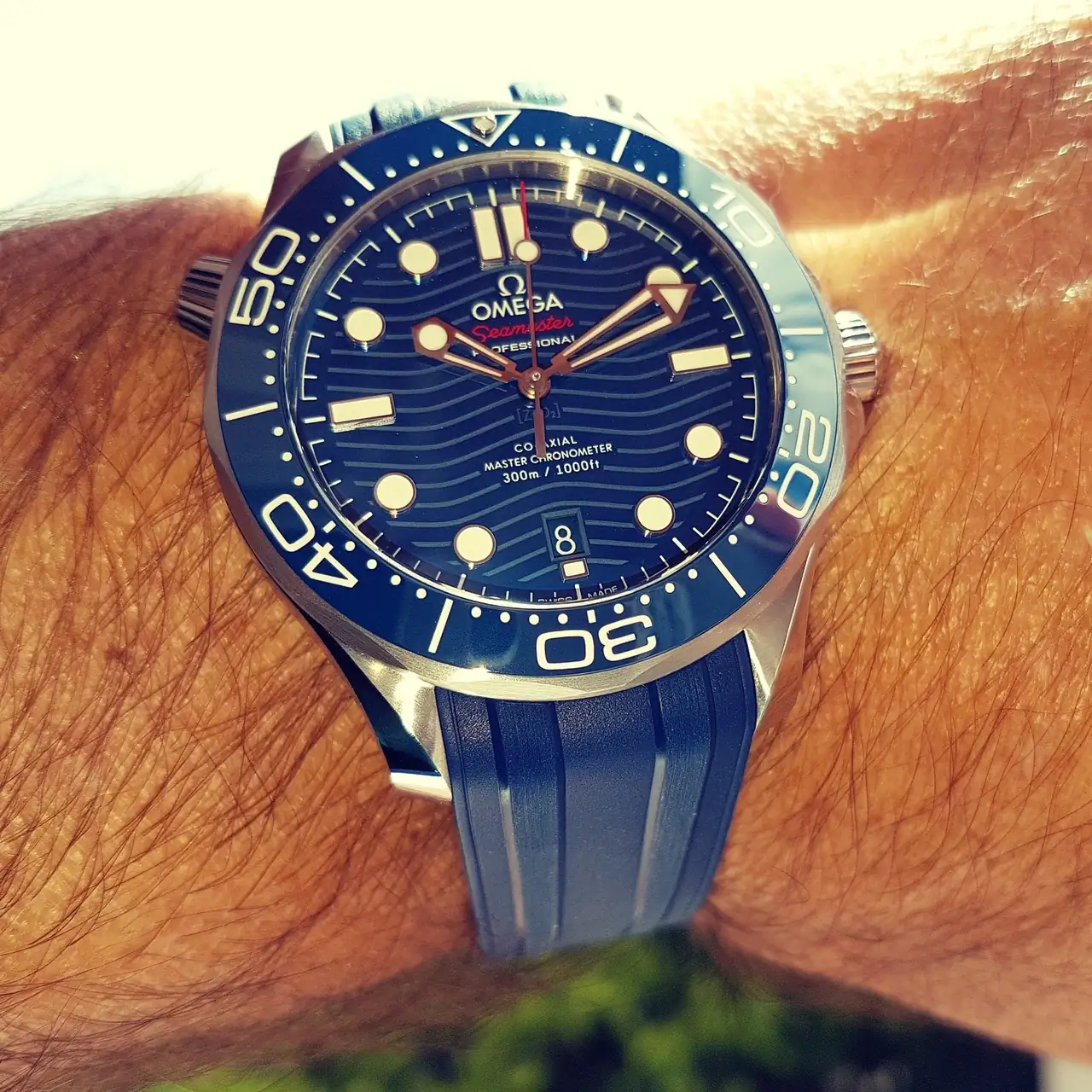 Ω Seamaster Professional Diver 300M Co-Axial Master Chronometer 42mm Cal. 8800 Blue (2).webp