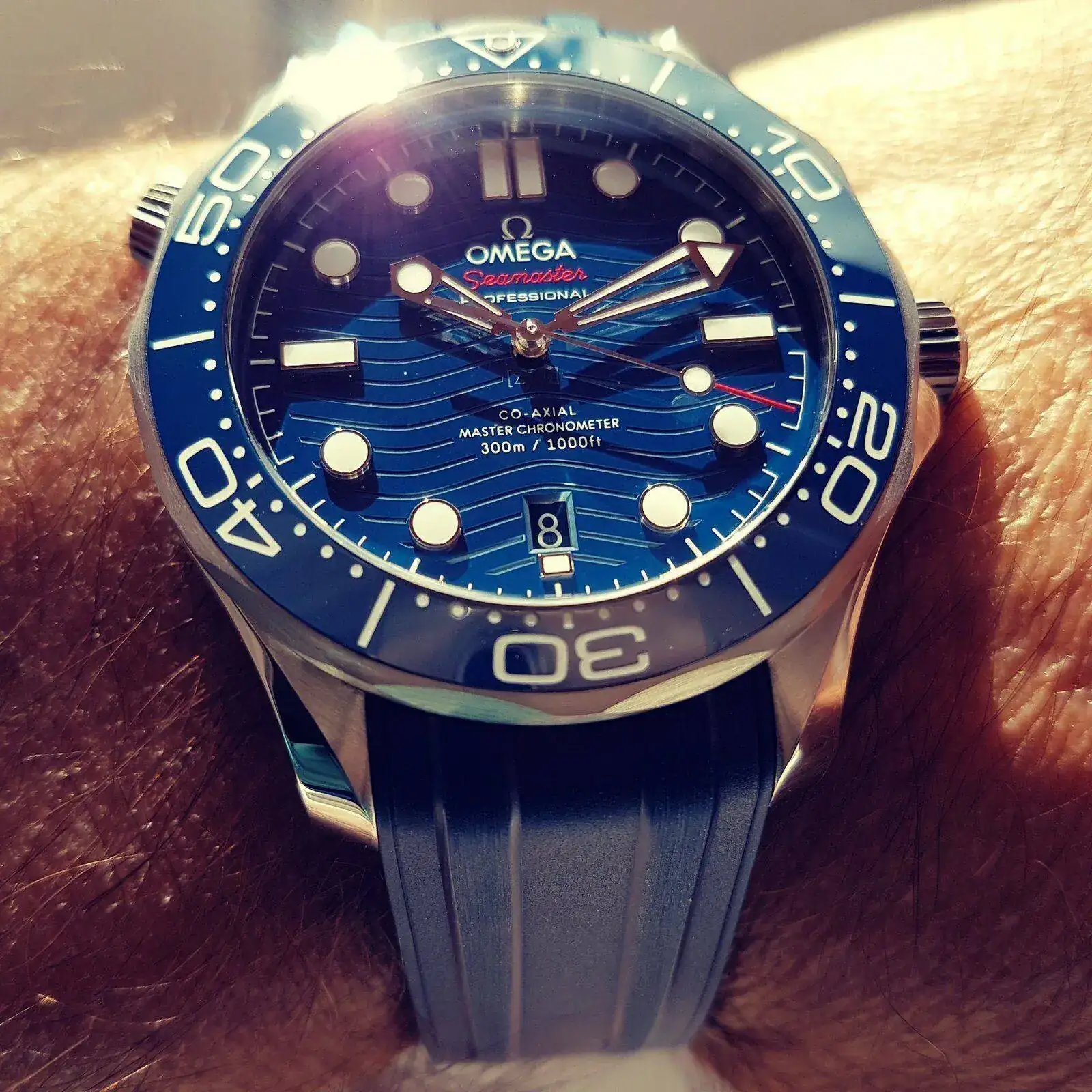 Ω Seamaster Professional Diver 300M Co-Axial Master Chronometer 42mm Cal. 8800 Blue (3).webp