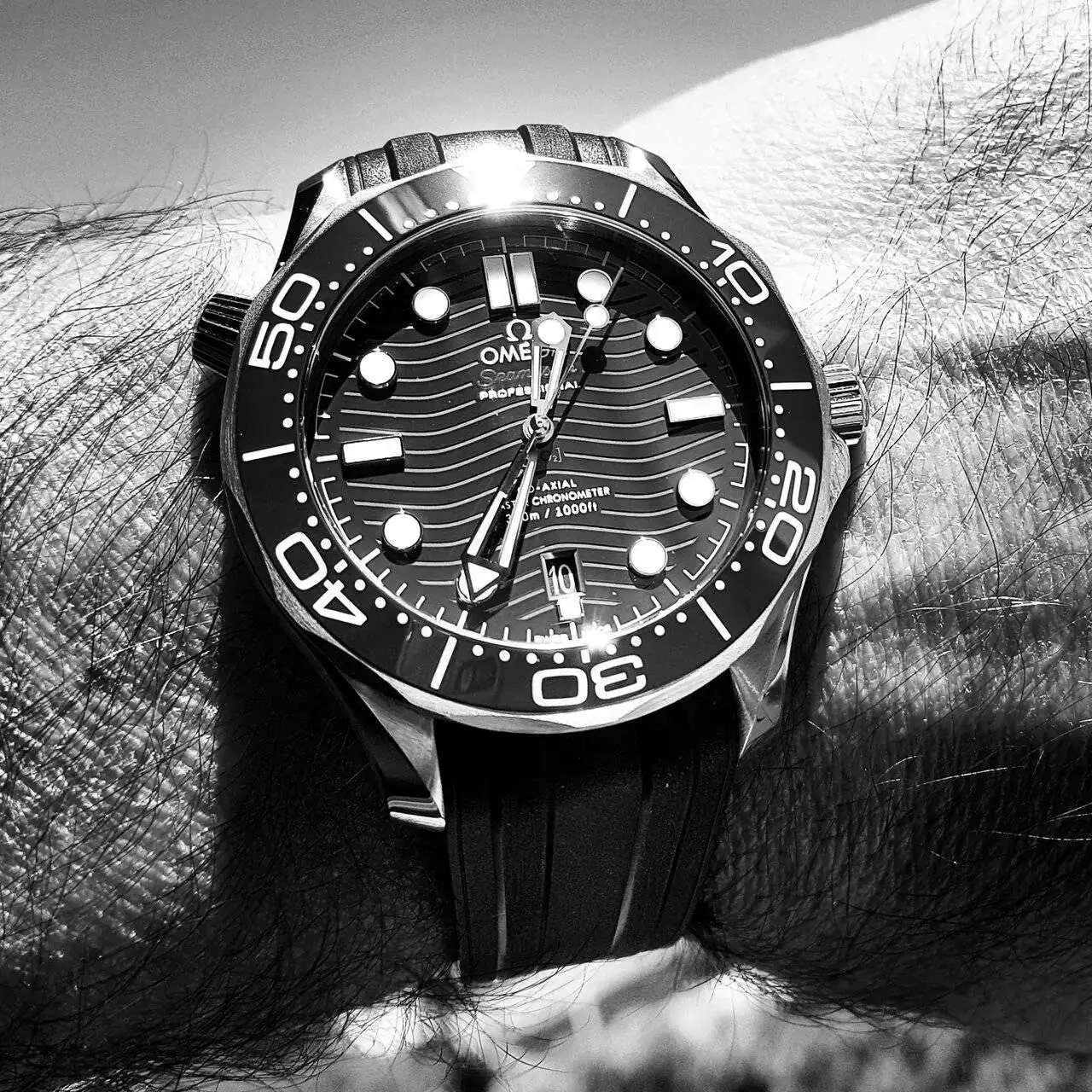 Ω Seamaster Professional Diver 300M Co-Axial Master Chronometer 42mm Cal. 8800 Blue (3).webp