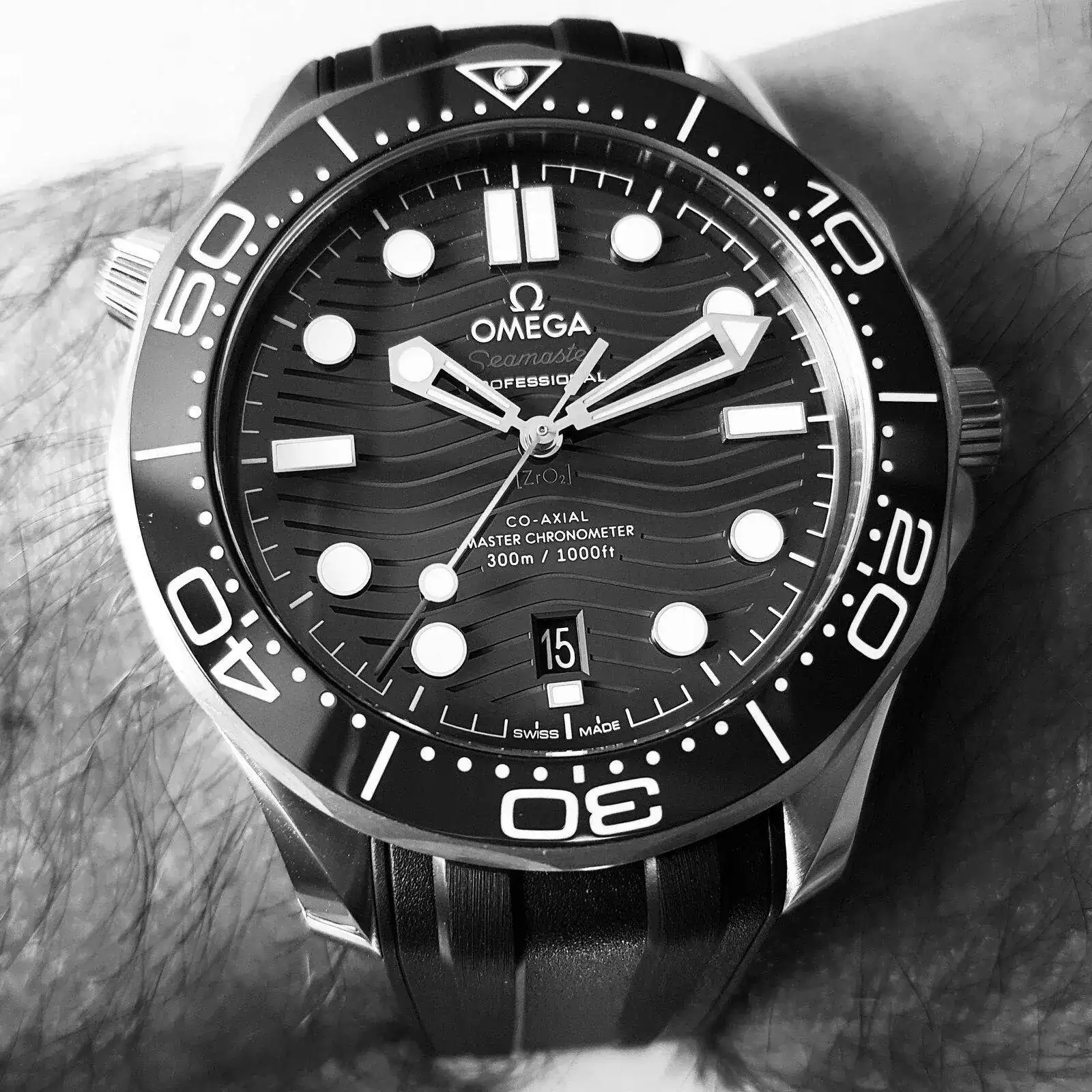 Ω Seamaster Professional Diver 300M Co-Axial Master Chronometer 42mm Cal. 8800 Blue (ByN) (2).webp