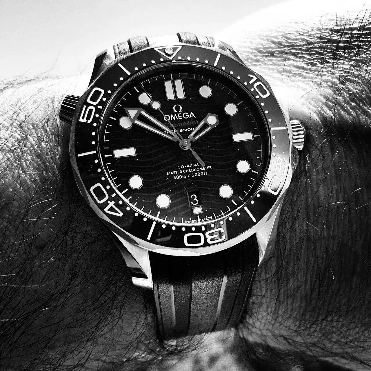 Ω Seamaster Professional Diver 300M Co-Axial Master Chronometer 42mm Cal. 8800 Blue (ByN) (2).webp
