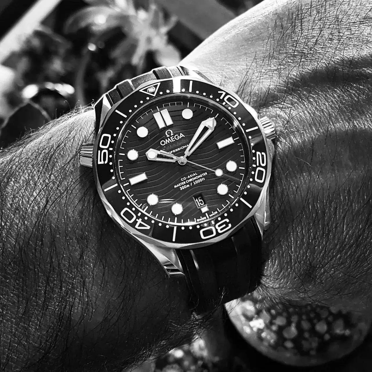 Ω Seamaster Professional Diver 300M Co-Axial Master Chronometer 42mm Cal. 8800 Blue (ByN).webp