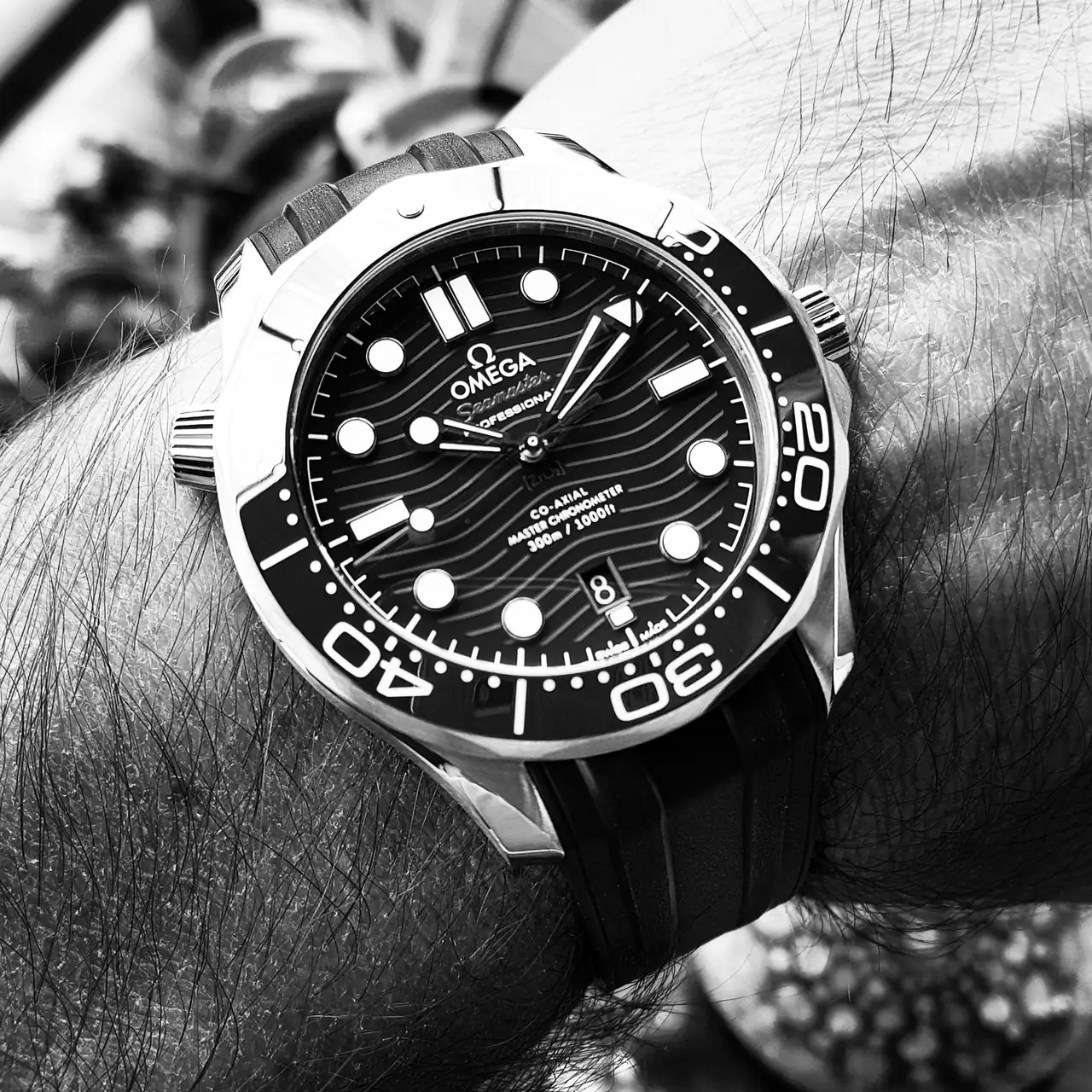 Ω Seamaster Professional Diver 300M Co-Axial Master Chronometer 42mm Cal. 8800 Blue (ByN).webp