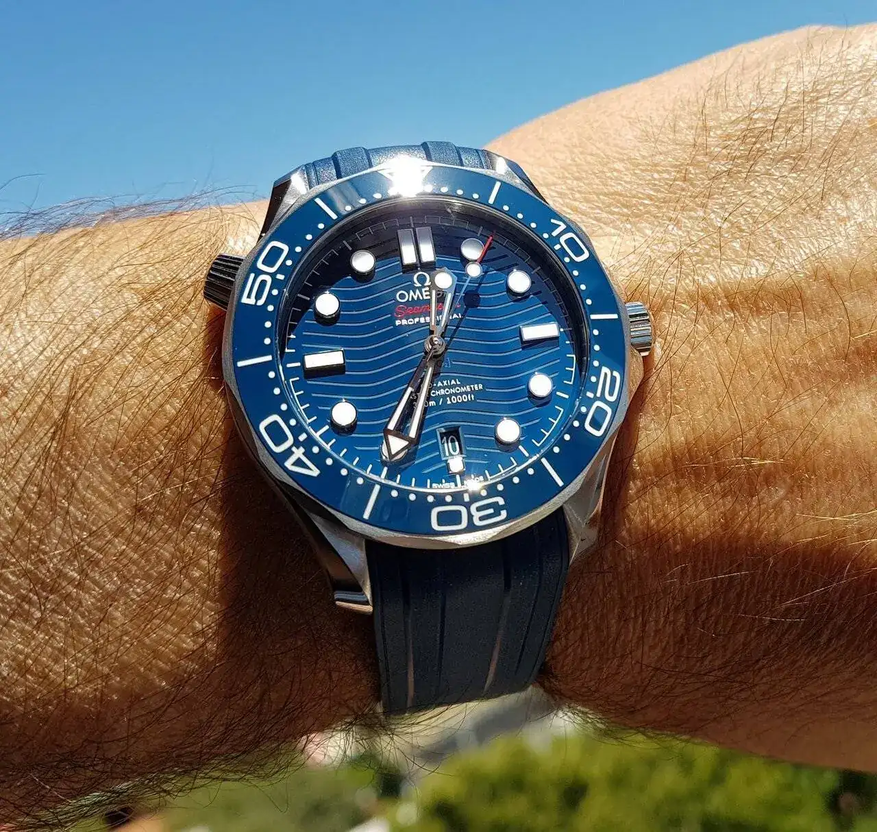 Ω Seamaster Professional Diver 300M Co-Axial Master Chronometer 42mm Cal. 8800 Blue.jpg