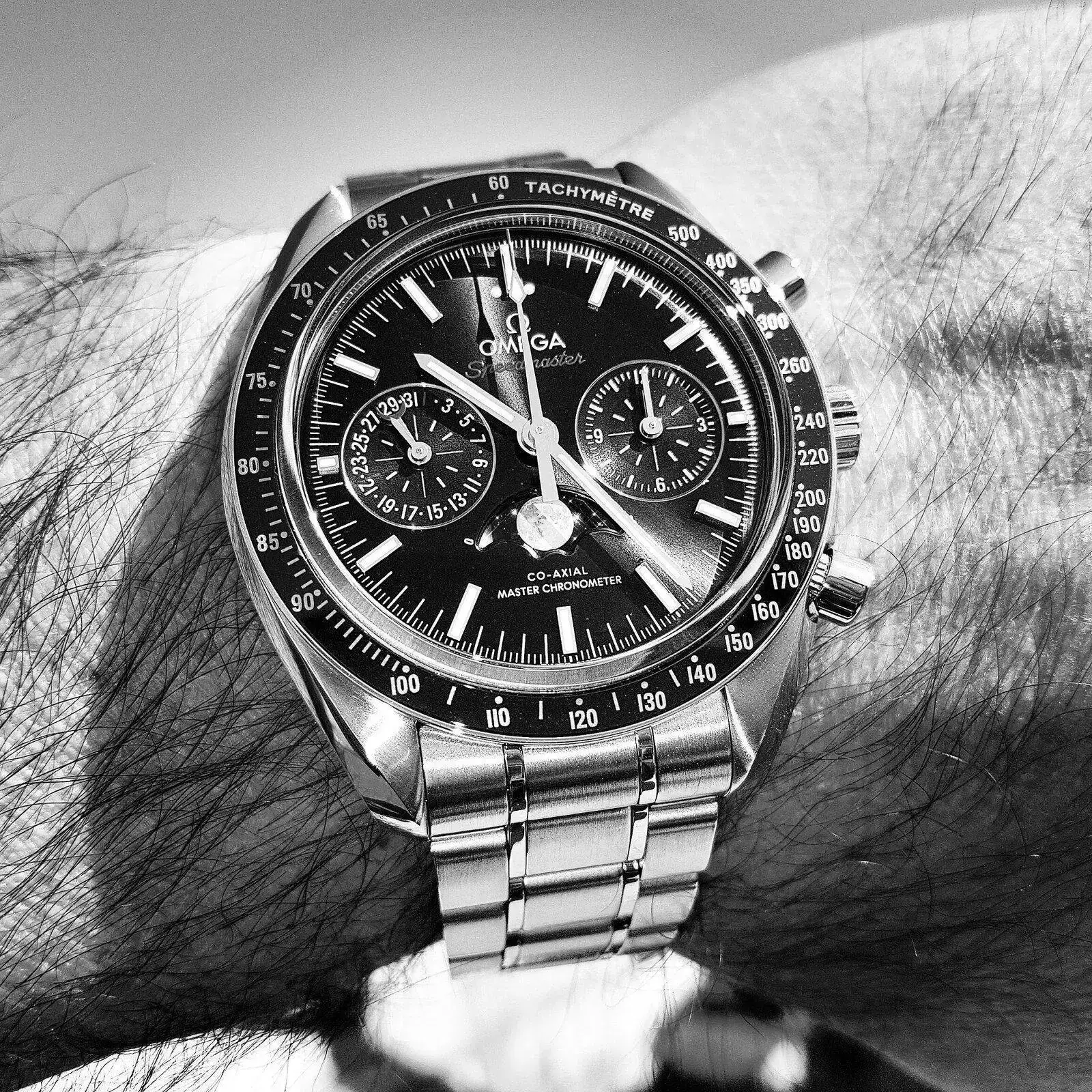 Ω Speedmaster Moonphase Co-Axial Master Chronometer Chronograph 44.25mm (B&W) (2).webp
