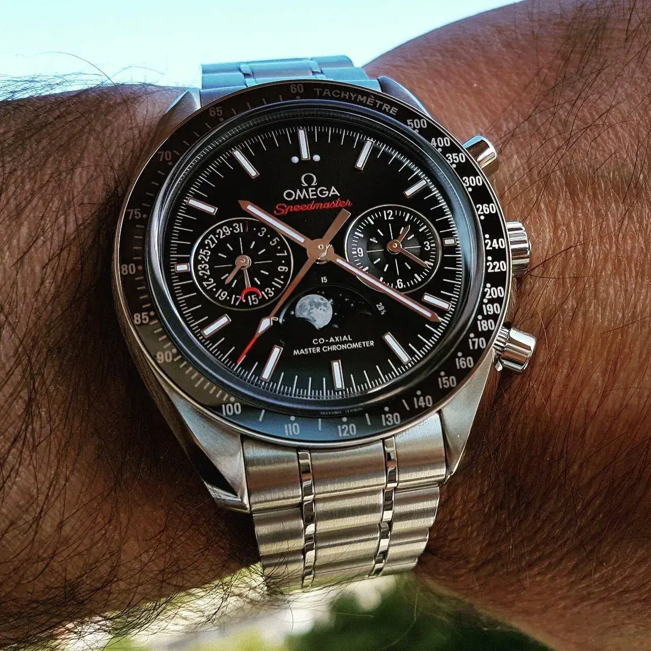 Ω Speedmaster Moonphase Co-Axial Master Chronometer Chronograph 44.25mm Cal.9904 (1).webp