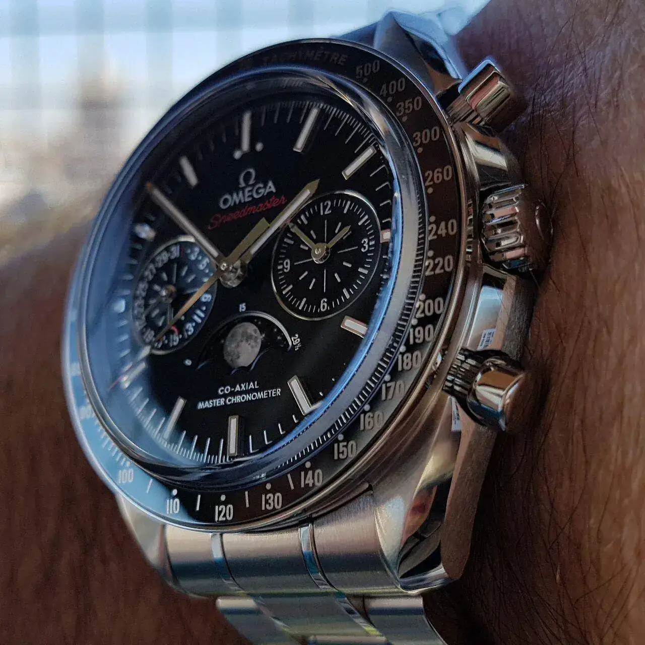 Ω Speedmaster Moonphase Co-Axial Master Chronometer Chronograph 44.25mm Cal.9904 (ByN) (2).webp