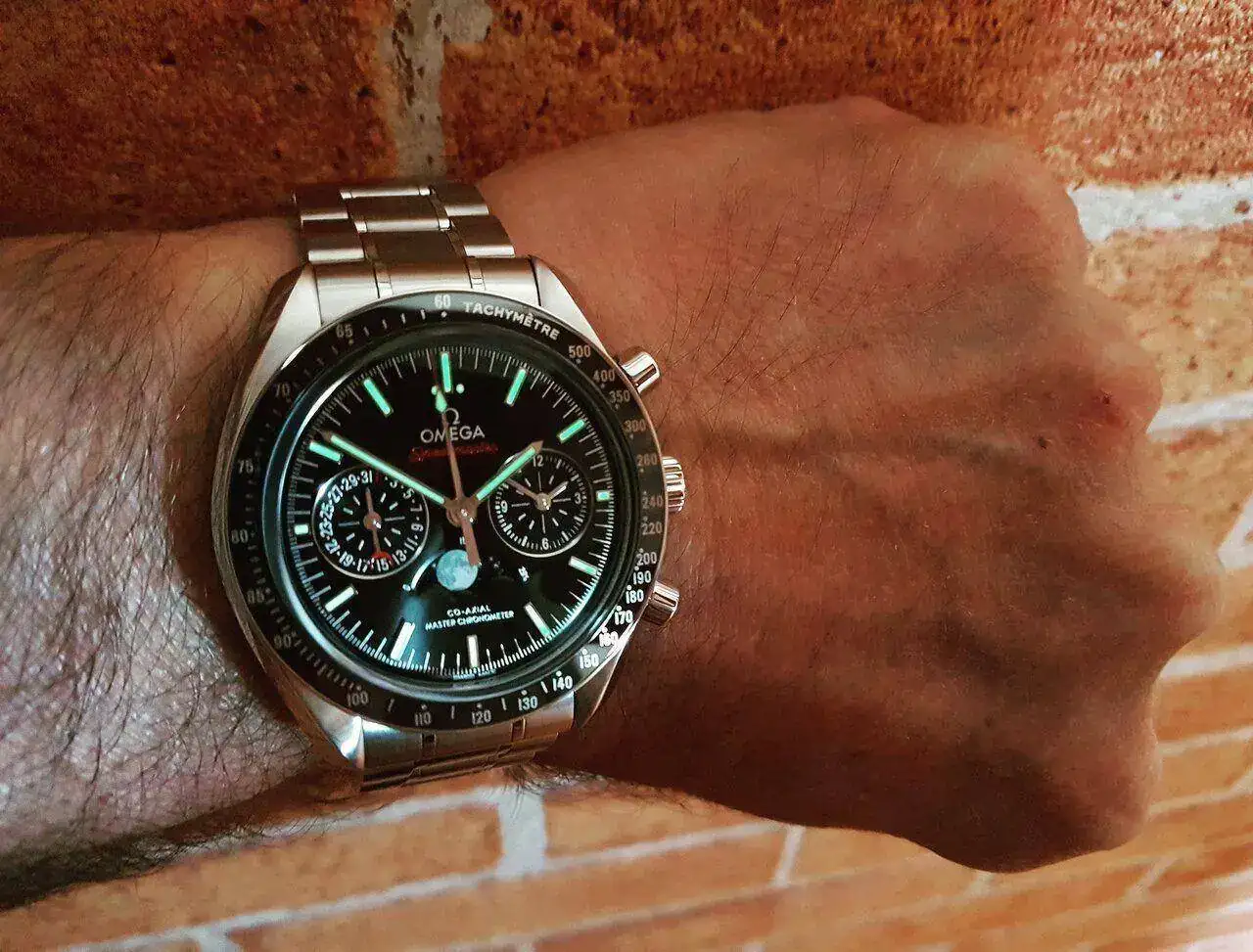 Ω Speedmaster Moonphase Co-Axial Master Chronometer Chronograph 44.25mm Cal.9904 (ByN) (3).webp