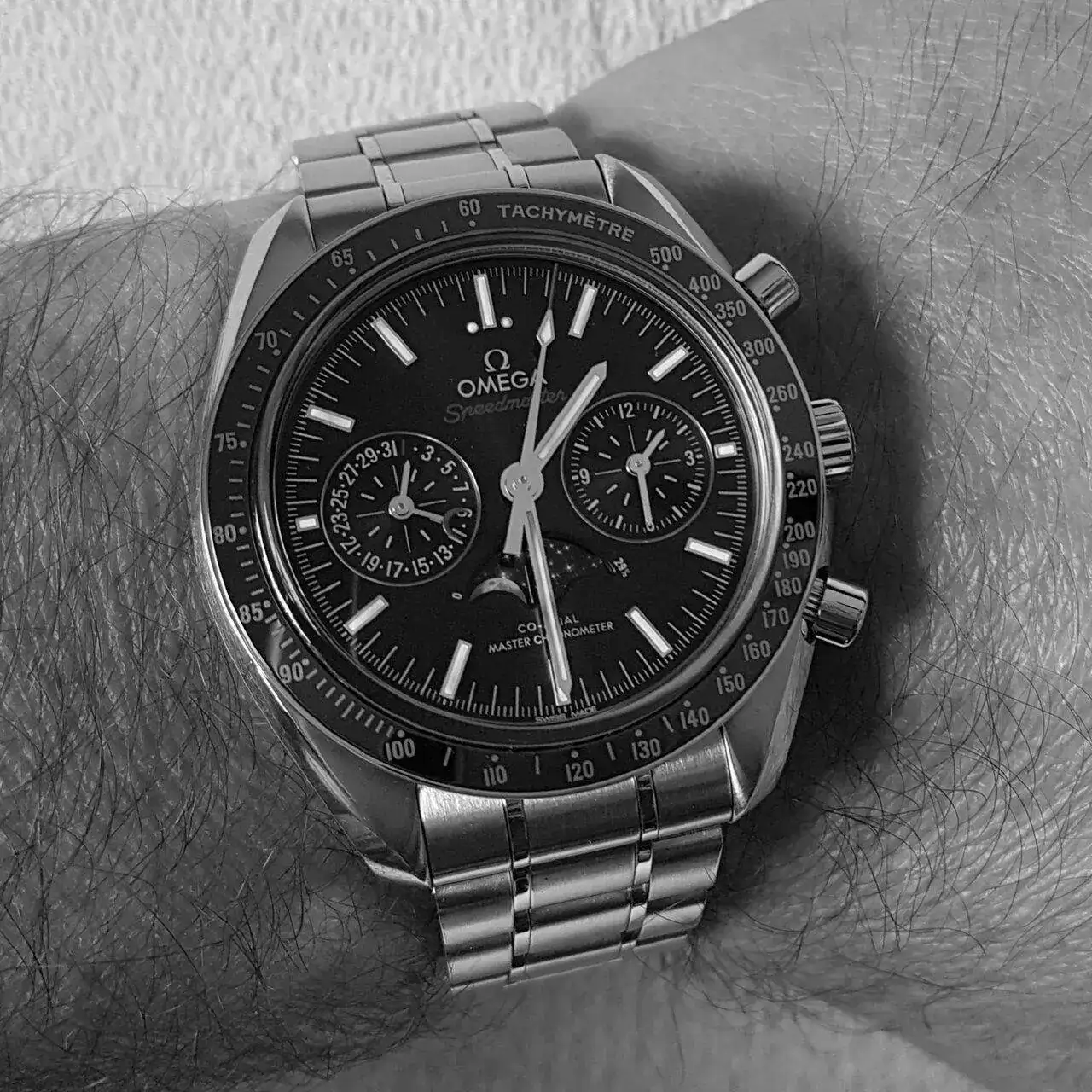 Ω Speedmaster Moonphase Co-Axial Master Chronometer Chronograph 44.25mm Cal (ByN).webp
