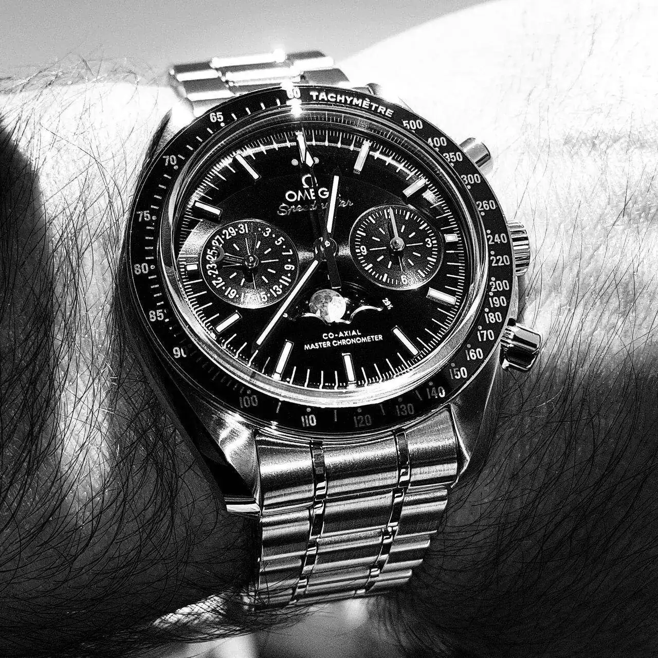 Ω Speedmaster Moonphase Co-Axial Master Chronometer Chronograph (ByN).webp
