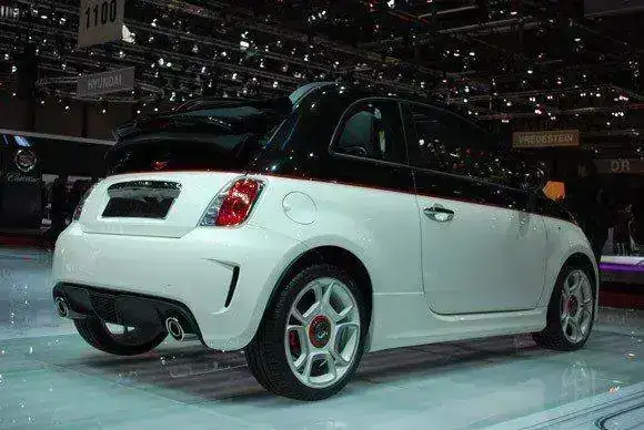 0-3-fiat-500c-abarth.webp