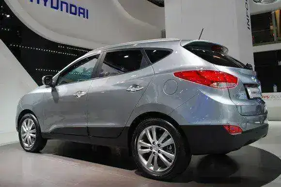 0-8-hyundai-tucson-ix35-live.webp