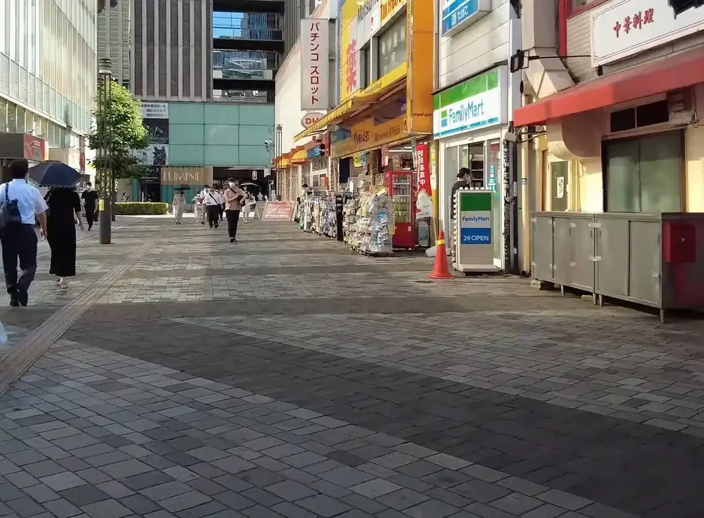 0-Ginza-cobblestones.webp