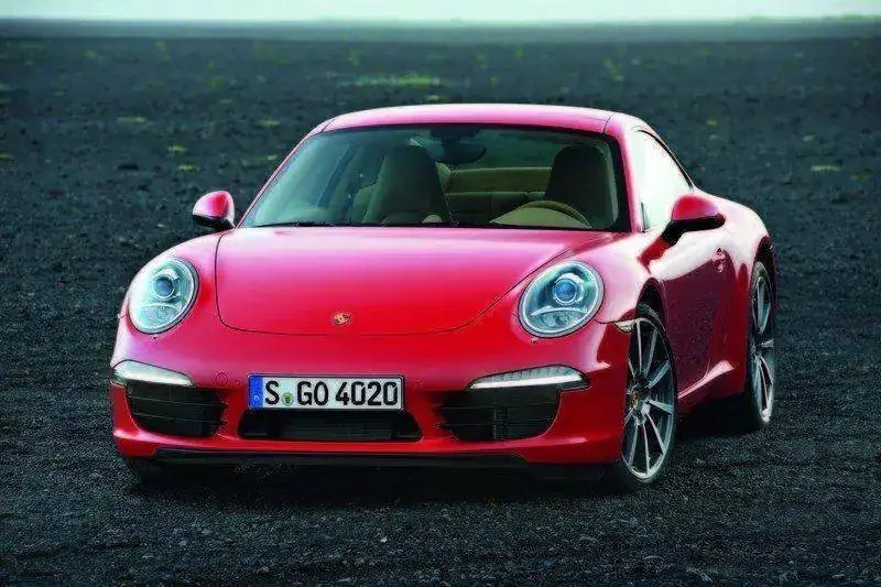 00-2012-porsche-911-991-leak.webp