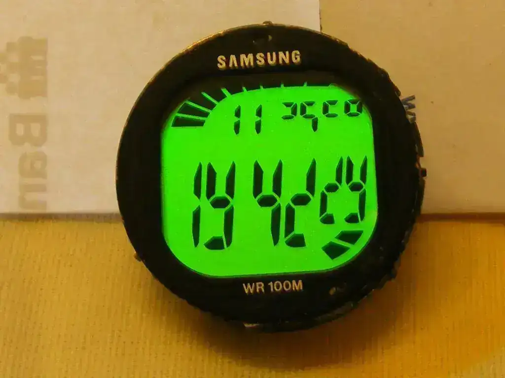 002 Vista cuerpo interior reloj.webp