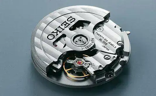 005-reduced-again-same-movement-marinemaster-8l35b.webp