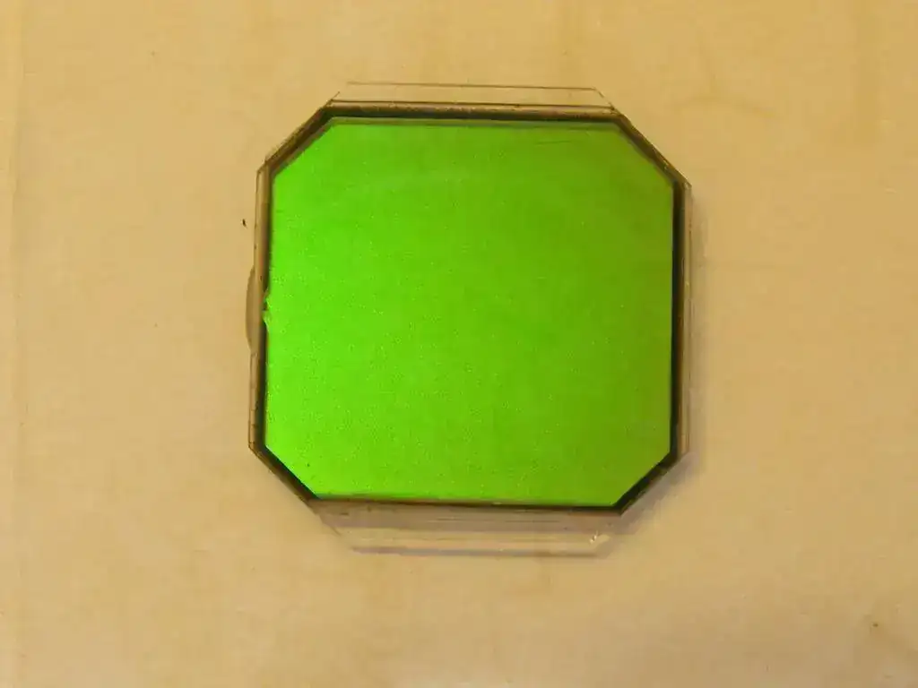 008 Vista pantalla lcd efecto reflect verde.webp