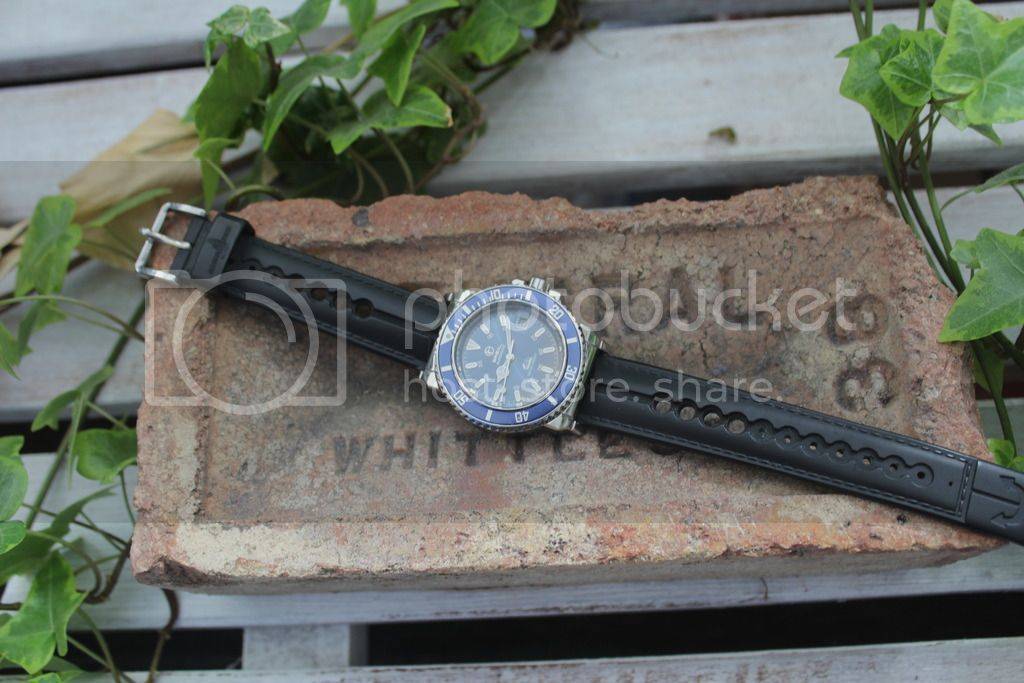 00m%20Diver%20automatic%20Vintage%2014_zpsup7z76sy.jpg