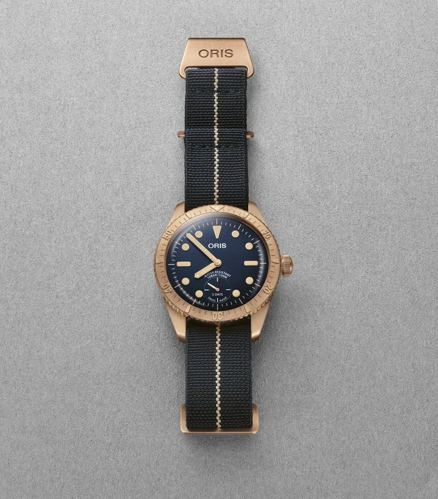01 401 7764 3185-Set - Oris Carl Brashear Calibre 401 Limited Edition_HighRes_12945.webp