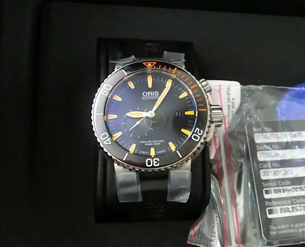 01-743-7709-7184-Set-RS_oris_carlos_coste_limited_edition_IV_op00.webp