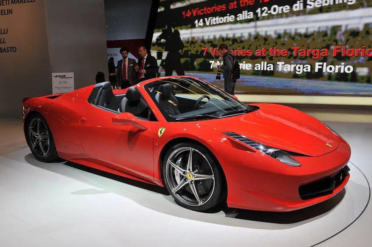 01-ferrari-458-spider-frankfurt.webp