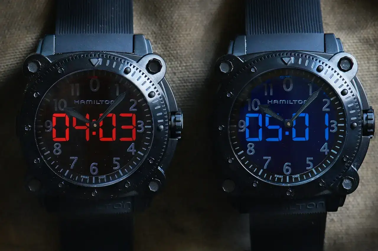 01-Hamilton-Tenet-Prop-watch-gq-september-2020.webp