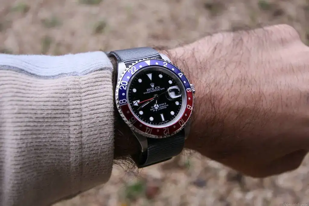 01011_e376d497414219bb8135718d2_ws_rolex_gmt2_nato.webp
