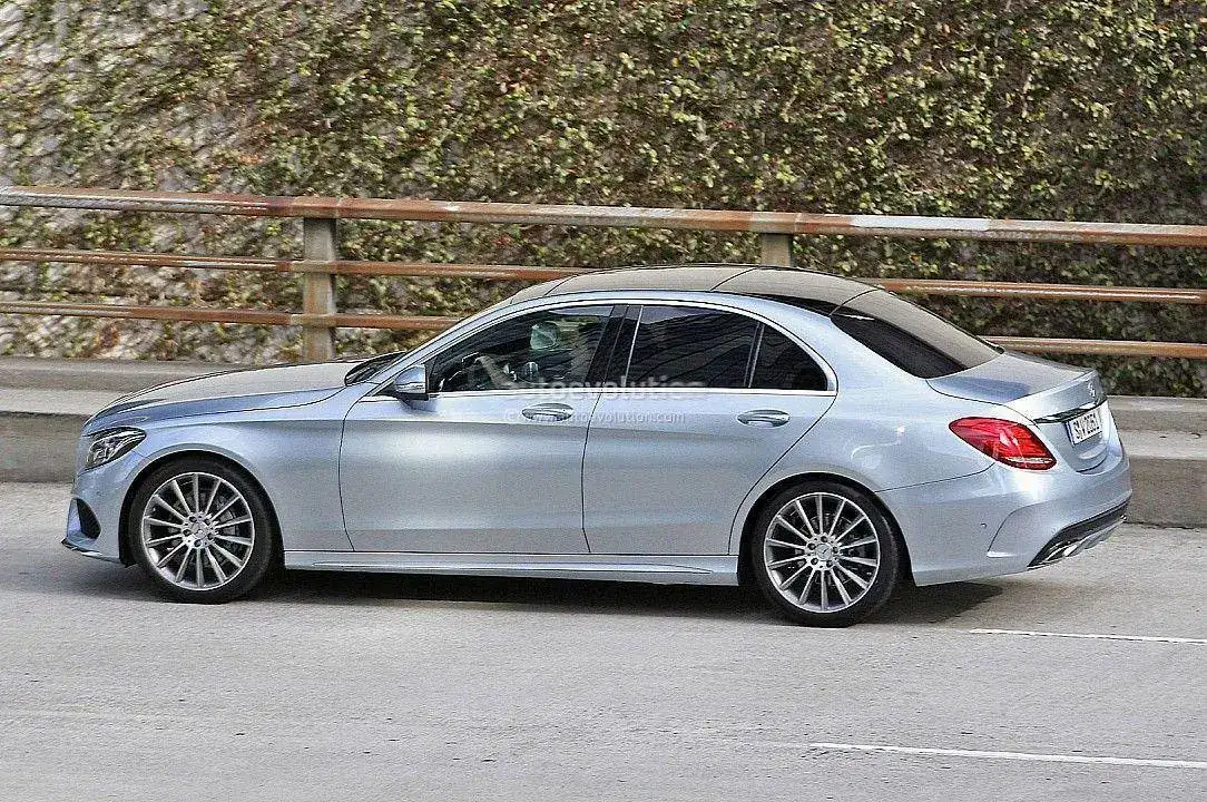 014-mercedes-c-class-reveals-its-new-design-720p-6.webp