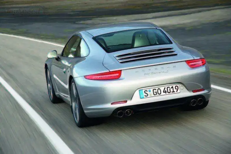03-2012-porsche-911-991-leak.webp