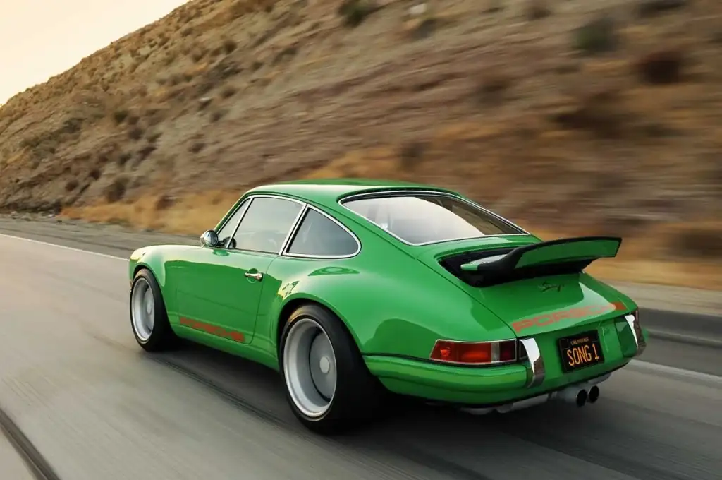 03-singer-911-green1-1024x680.webp