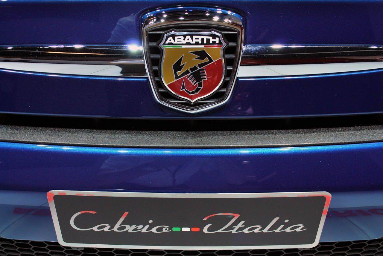 04-abarth-500-cabrio-italiaiaa2011.jpg