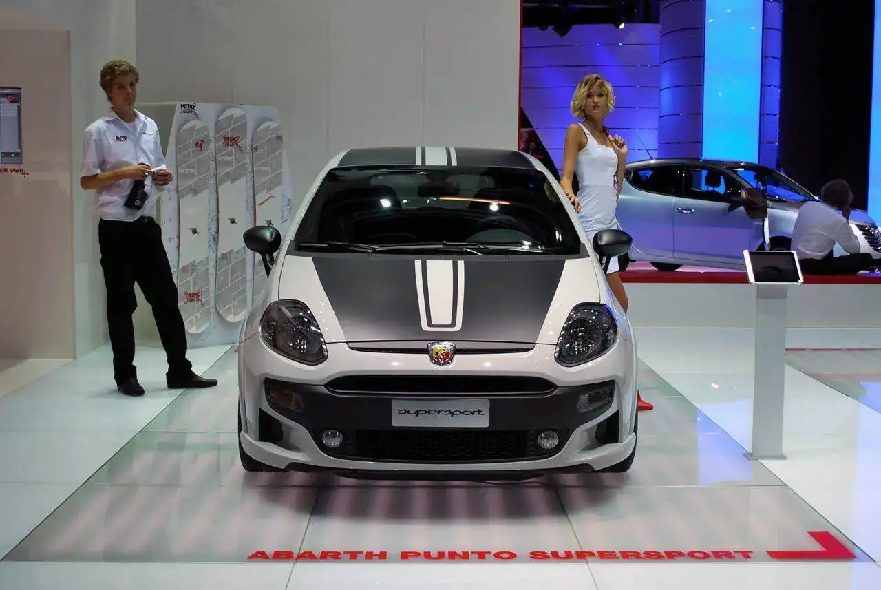 04-abarth-punto-supersportiaa2011.webp