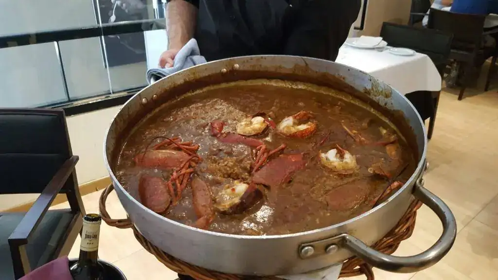 04 Comida paellera 2.webp