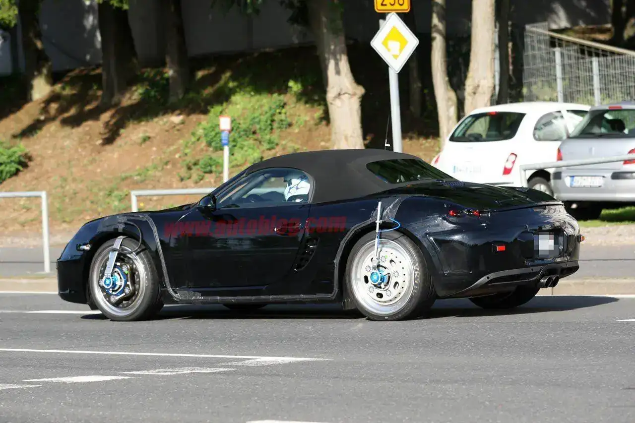 05-2012-boxster-cp-aug.webp