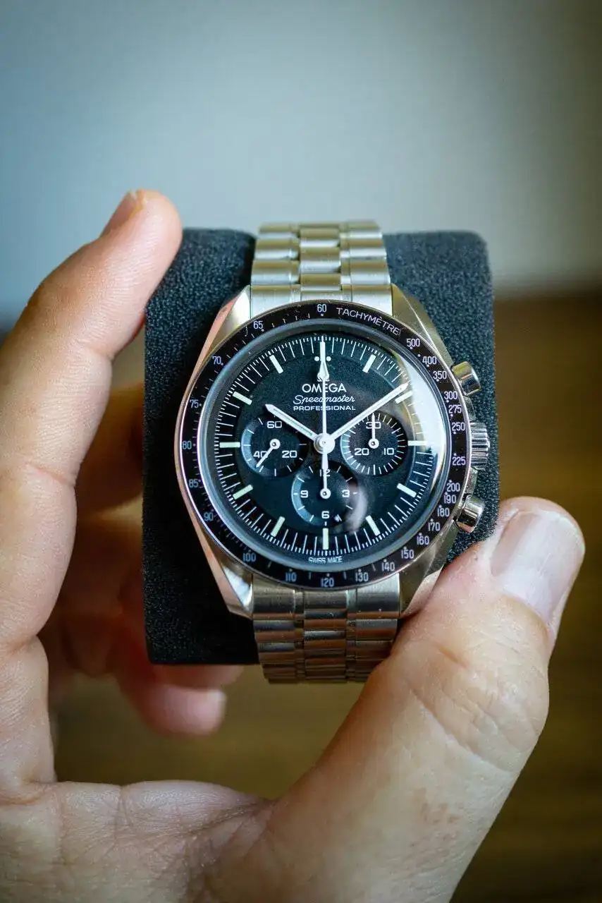 05 - Omega Speedmaster.jpg