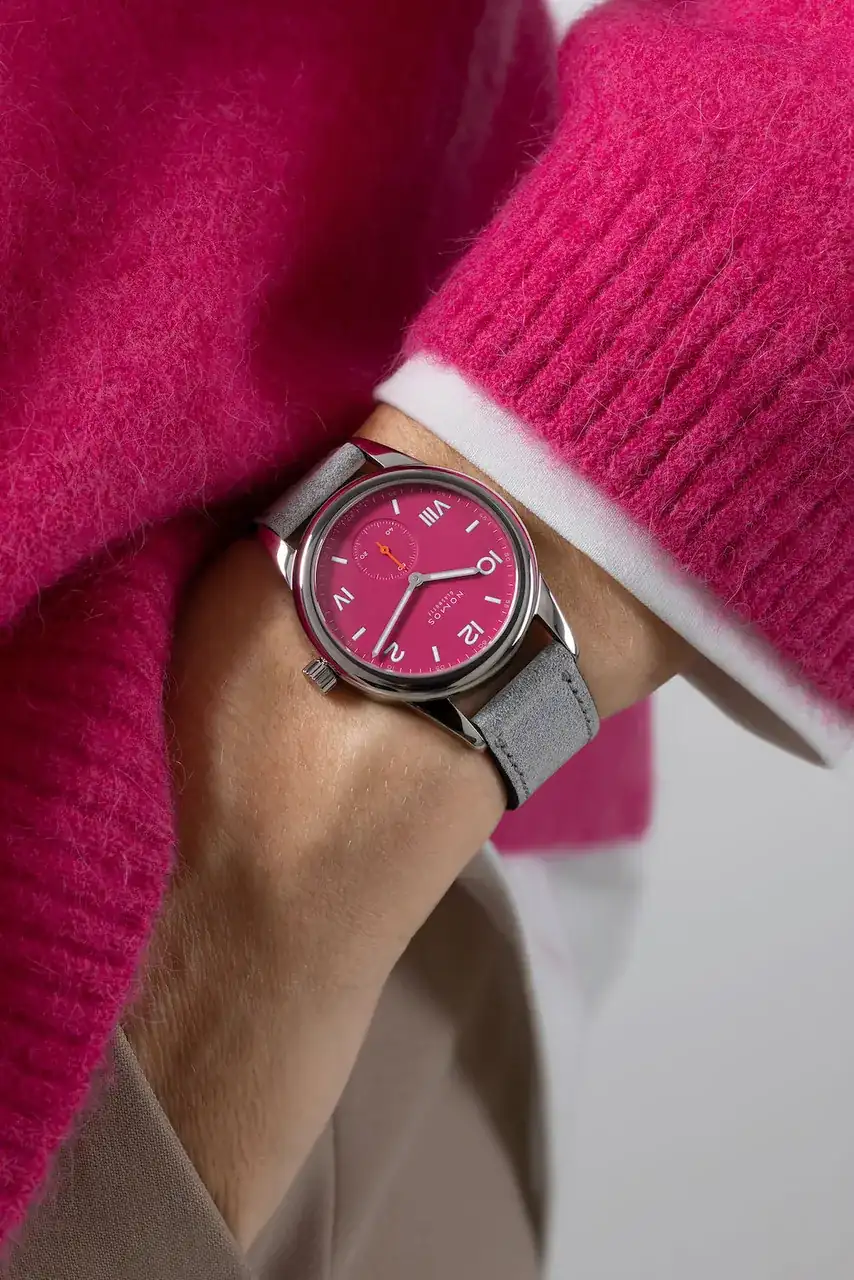 0711_club_campus_deep_pink_wristshotstill_43_1_pr3wcMcGw2hVJrB.webp