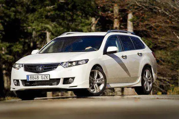 0hondaaccordtypestourer2.webp