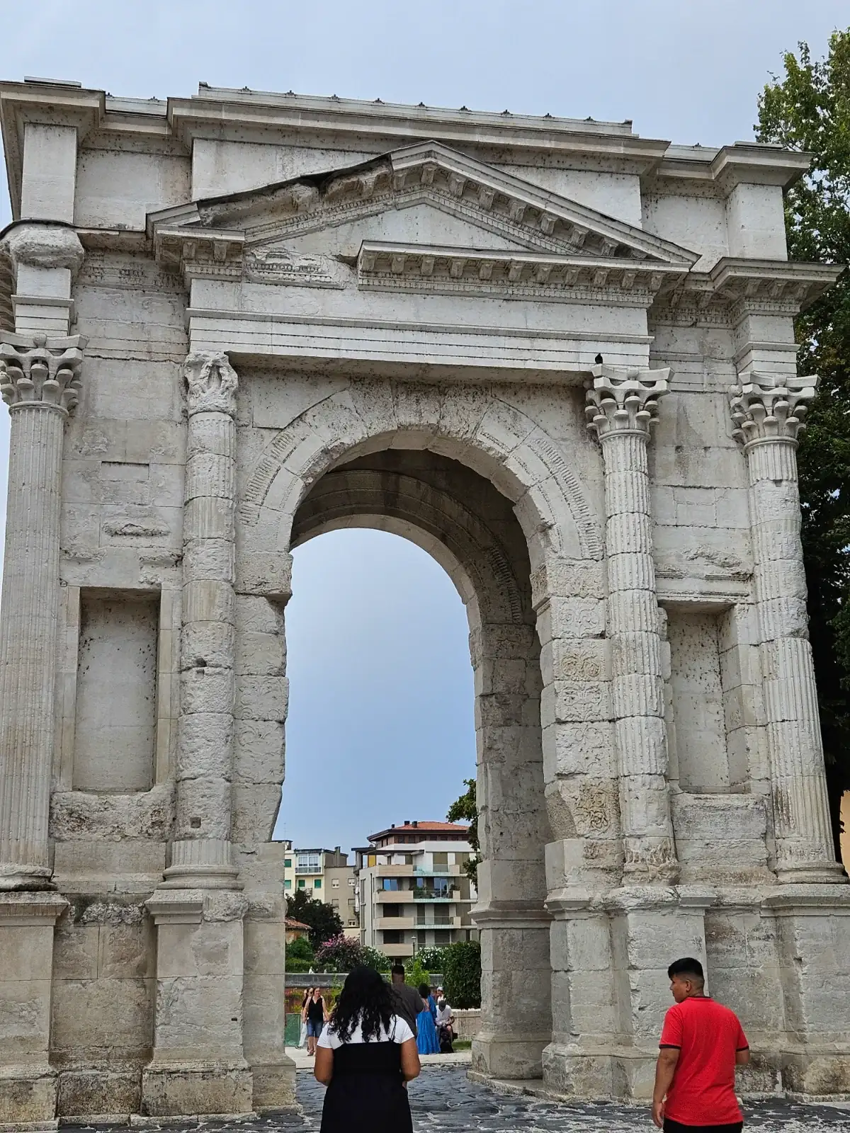 1000761846.webp