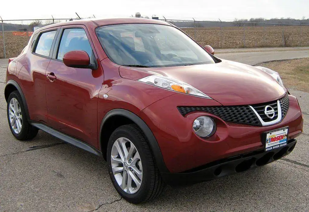 1024px-2012_Nissan_Juke_S_AWD--_NHTSA.webp
