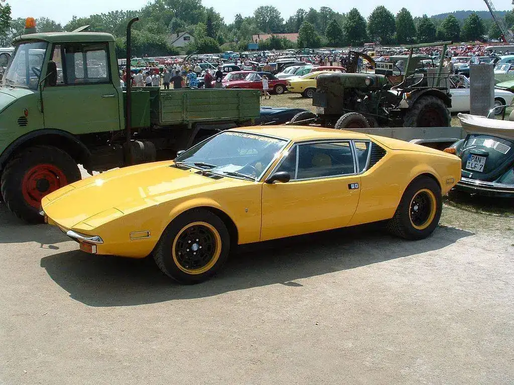 1024px-Detomaso_pantera_seite.jpg