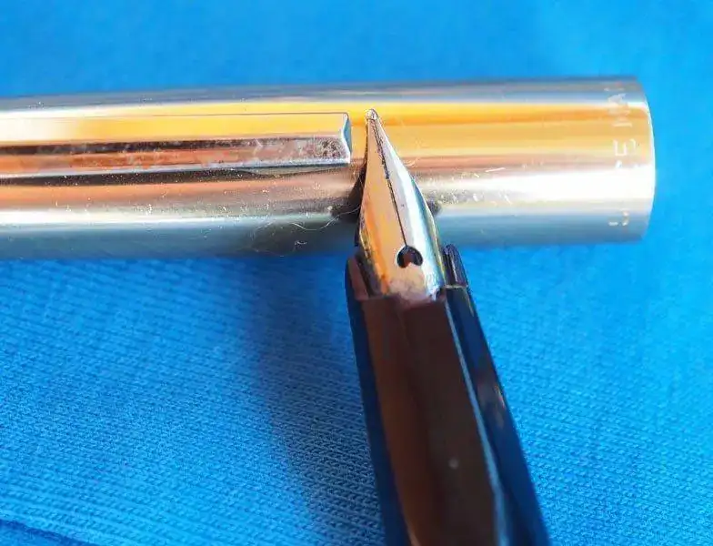 10b_Spaceman dorada 3.webp