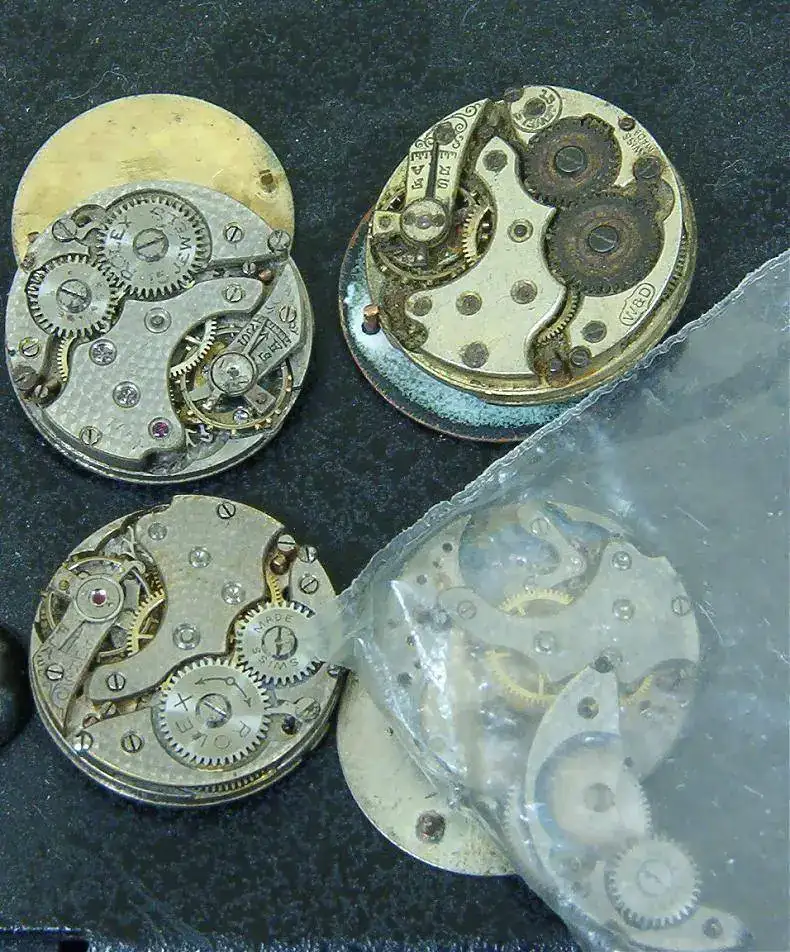 11-15-rolex-rebberg-movements-dials-cases-im003918.webp