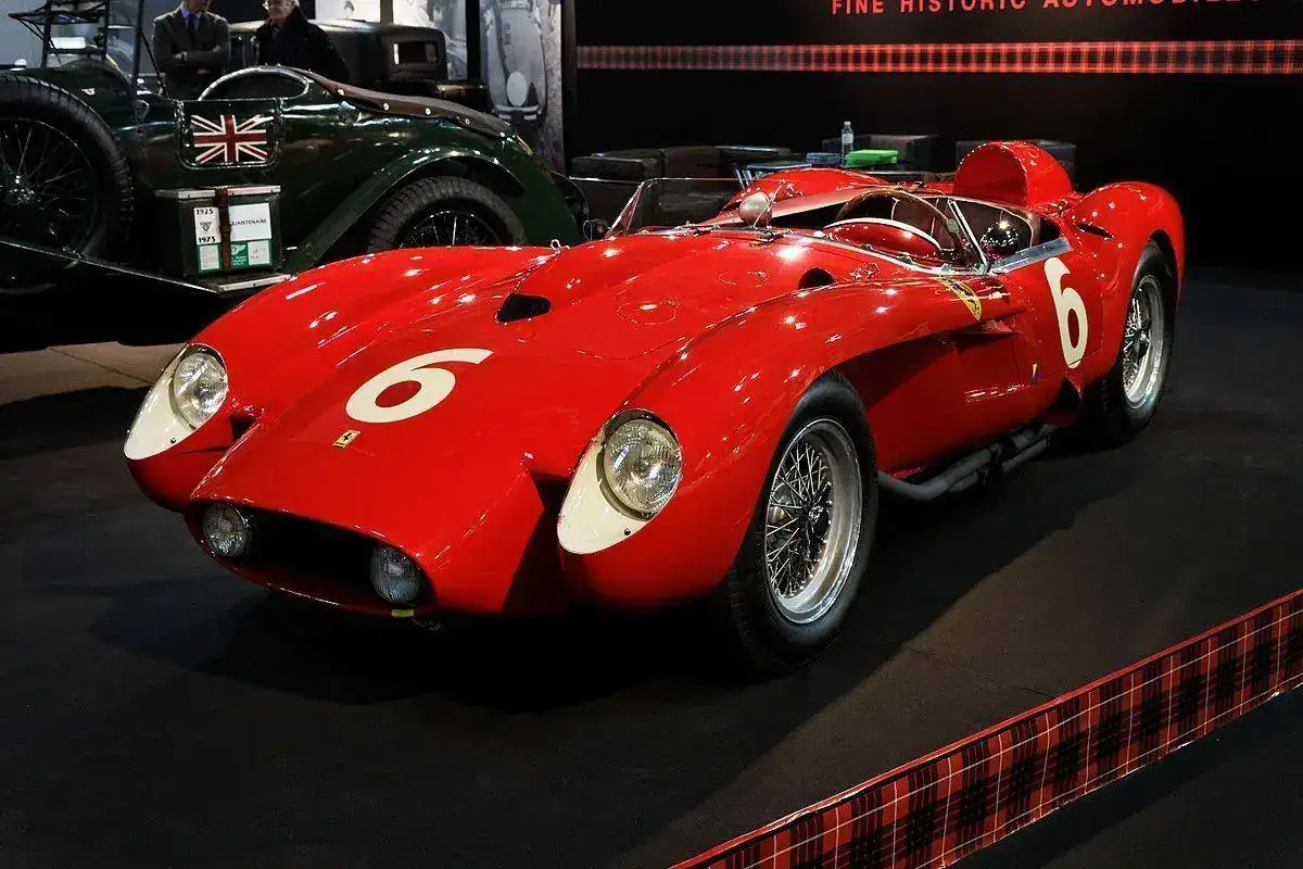1200px-Paris_-_Retromobile_2013_-_Ferrari_250_Testa_Rossa_250_-_1957_-_001.jpg